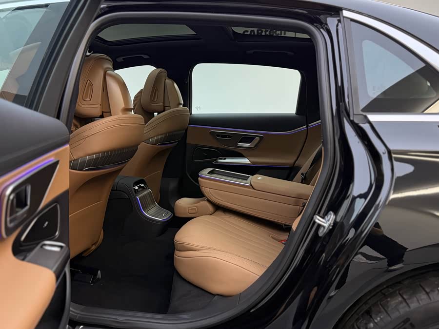 Mercedes-Benz E Class New Energy 2024 car image #17