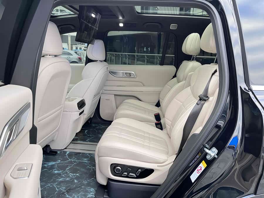 Deepal S09 2025 car image #17