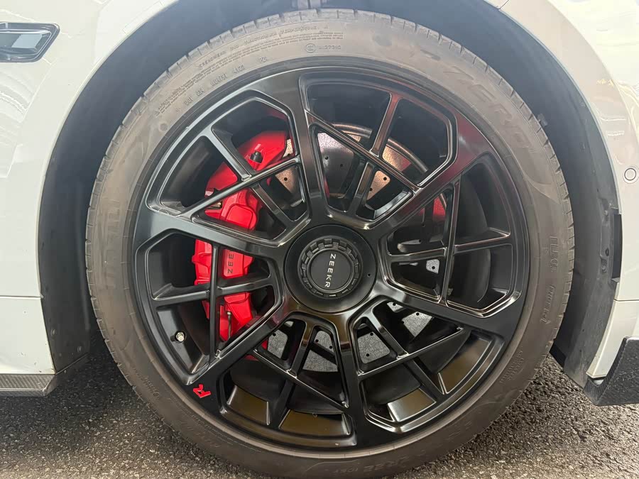 Zeekr 001 FR 2023 изображение автомобиля #17