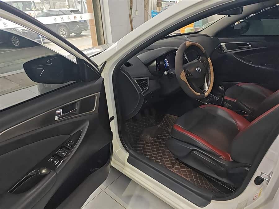 Changan Eado XT 2016 #17 Changan Eado XT 2016 car image #17