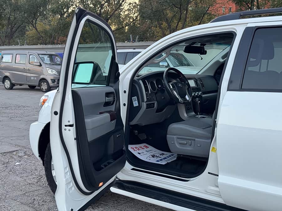 Toyota Sequoia 2015 #17 Toyota Sequoia 2015 immagine di auto #17