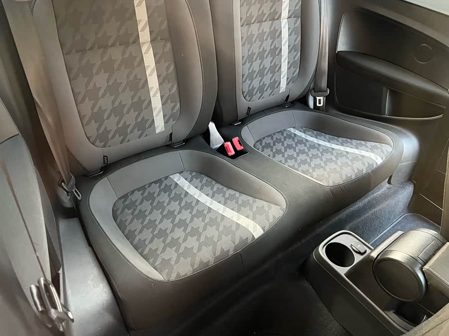 Volkswagen Beetle 2018 immagine di auto #17