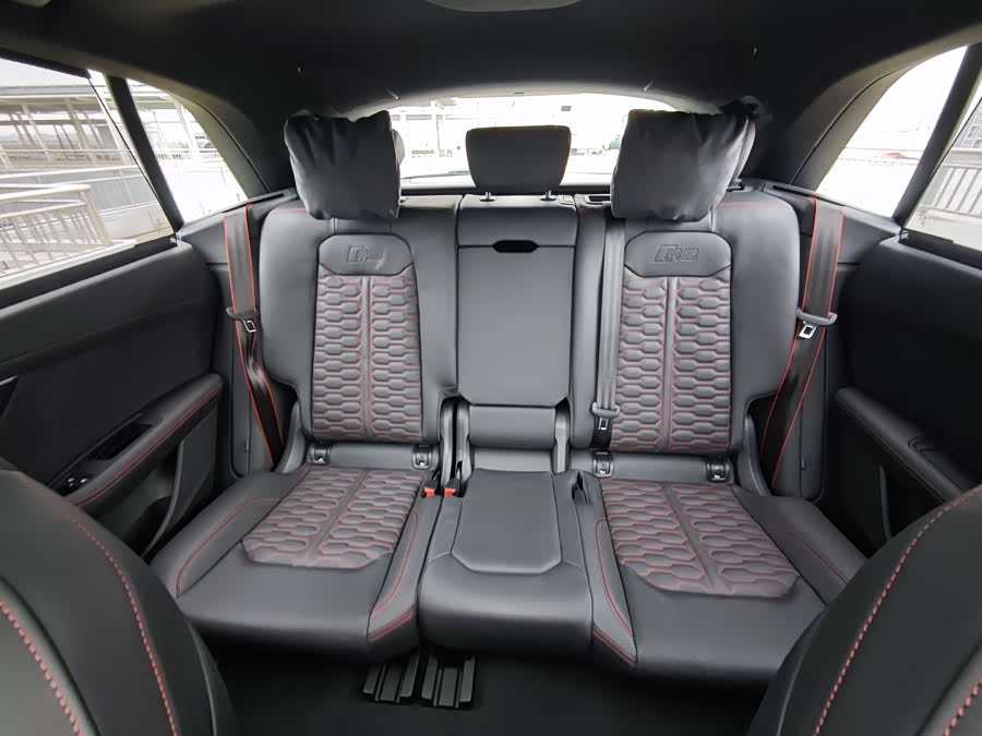 Audi RS Q8 car image #17