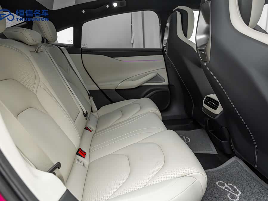 MI SU7 2025 car image #17
