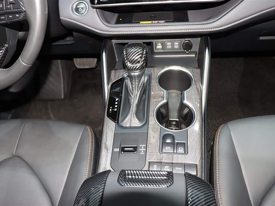 Toyota Crown Kluger 2024 #17 Toyota Crown Kluger 2024 car image #17