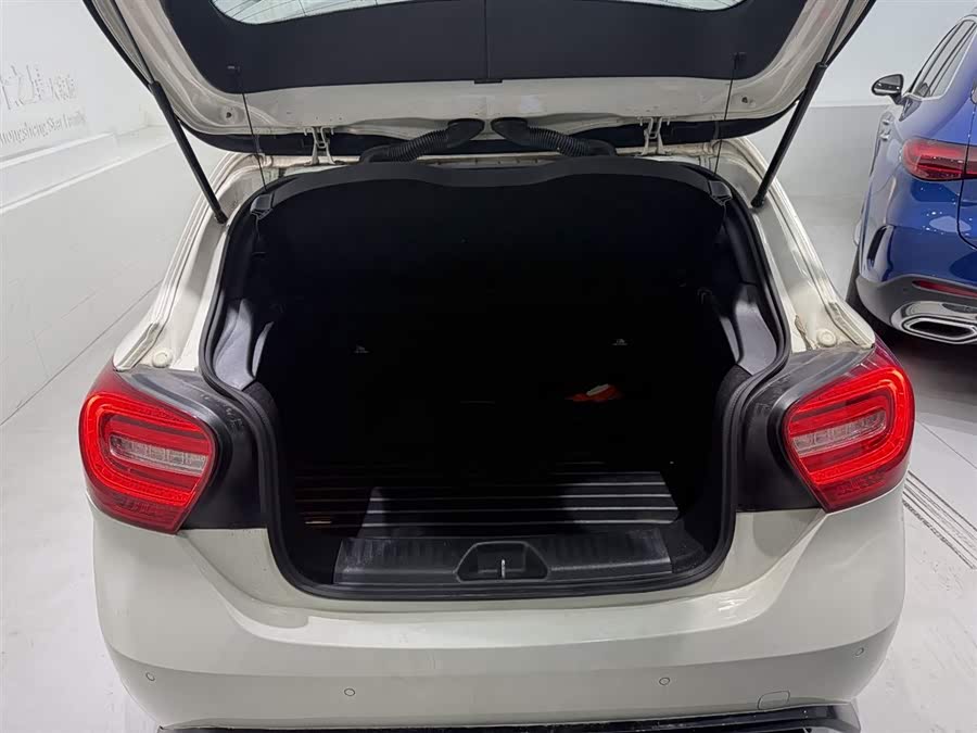 Mercedes-Benz A Class (Imported) 2015 car image #17