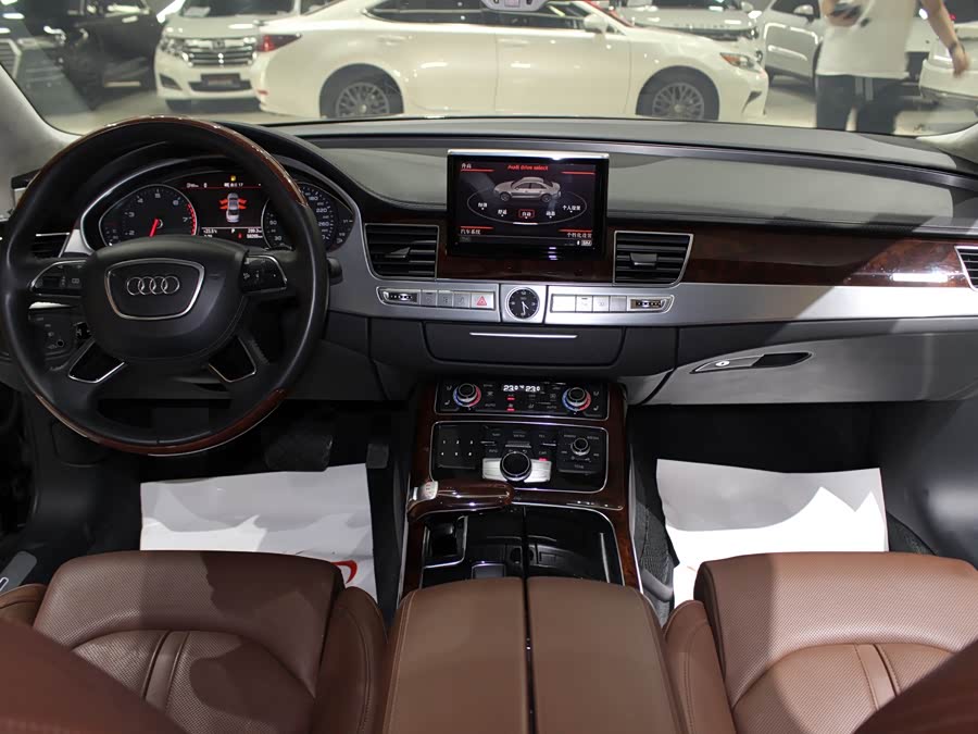 Audi A8 2013 imagen de coche #17