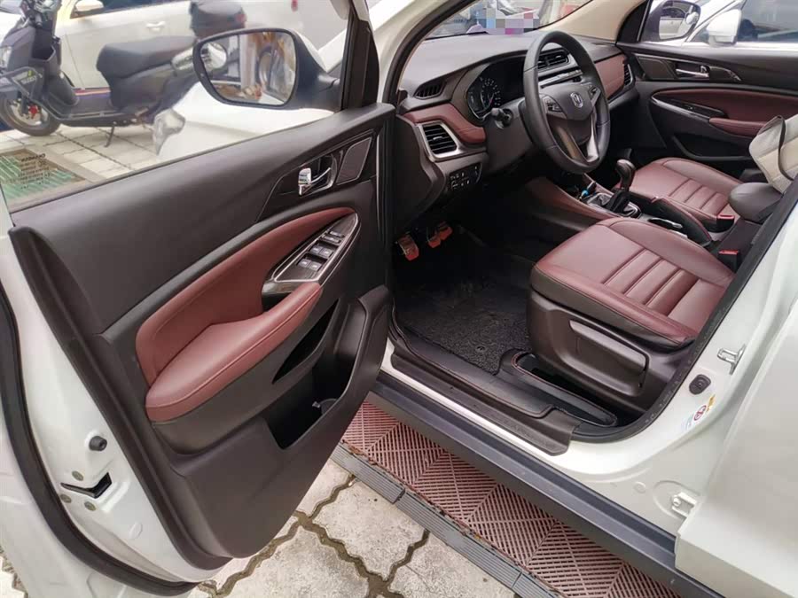 Changan Linmax 2017 car image #17