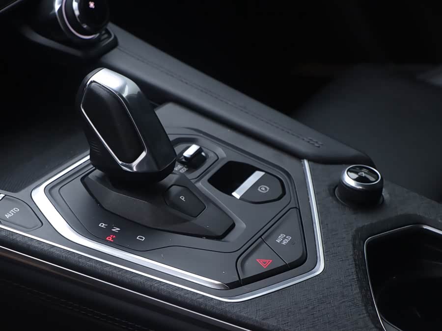 Lynk & Co 01 2021 image de voiture #17