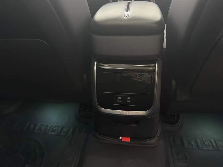 HongQi HS7 PHEV 2024 car image #17