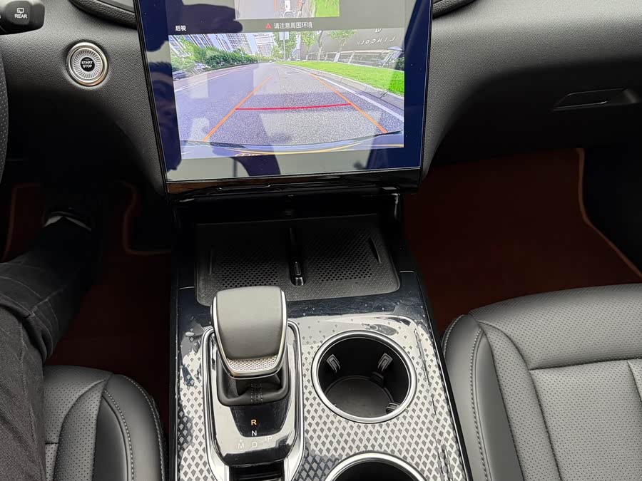 HongQi HS3 2024 #17 HongQi HS3 2024 car image #17