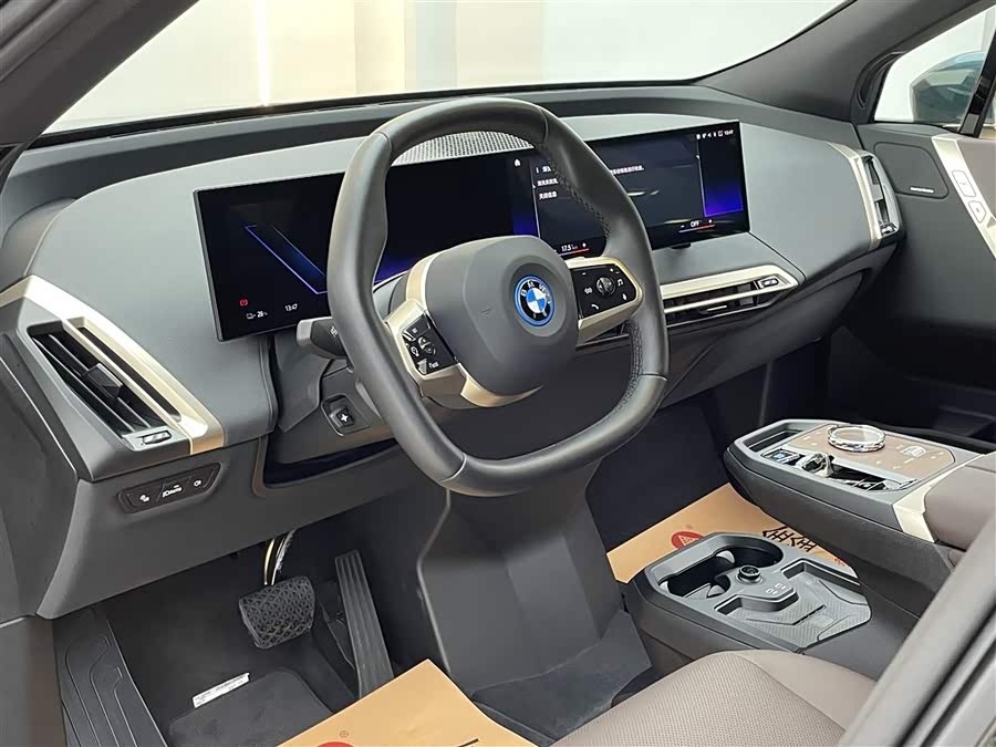 BMW iX 2025 #17 BMW iX 2025 car image #17