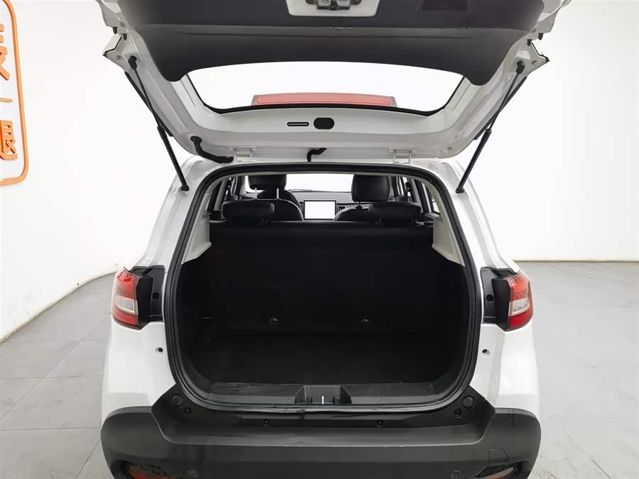 哪吒汽车 哪吒N01 2019 汽车图片 #17