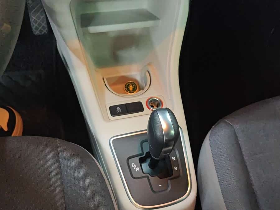 Volkswagen up! 2016 imagem de carro #17