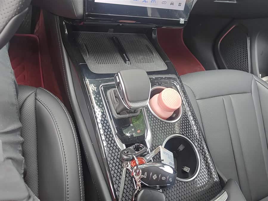 HongQi HS3 2025 car image #17