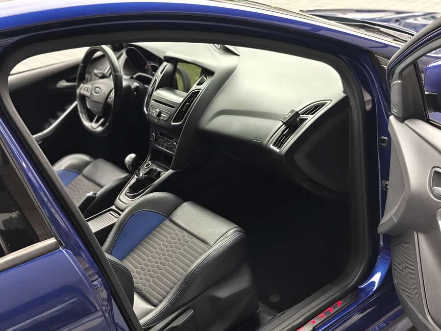 Ford Focus (Imported) 2017 imagem de carro #17