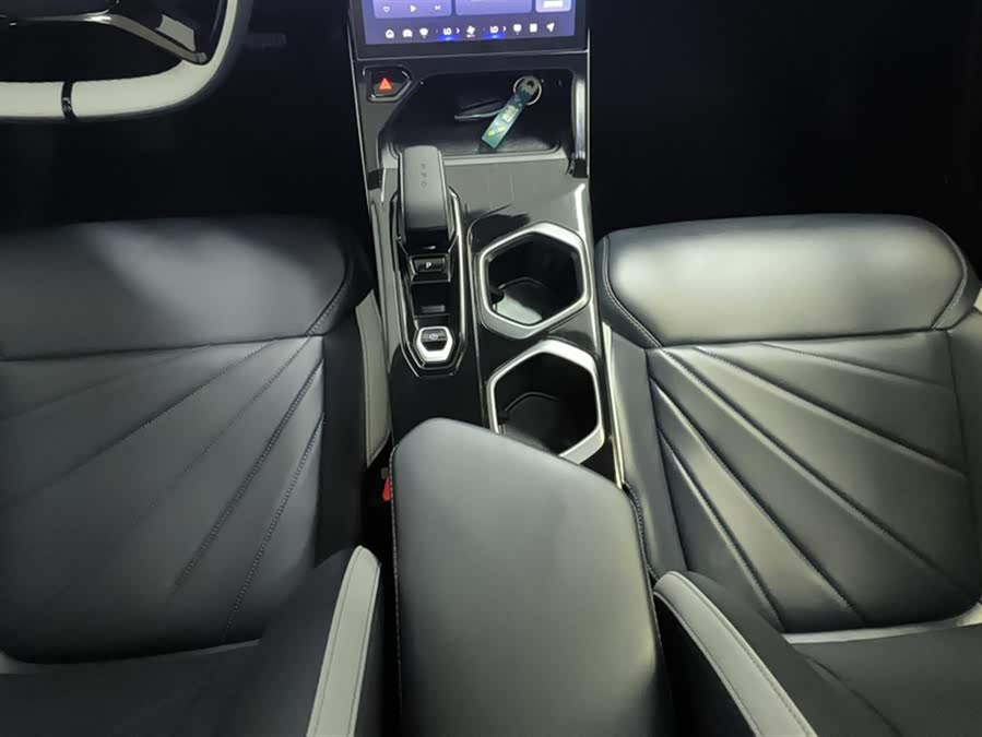 GEELY Monjaro MHEV 2023 #17 GEELY Monjaro MHEV 2023 car image #17