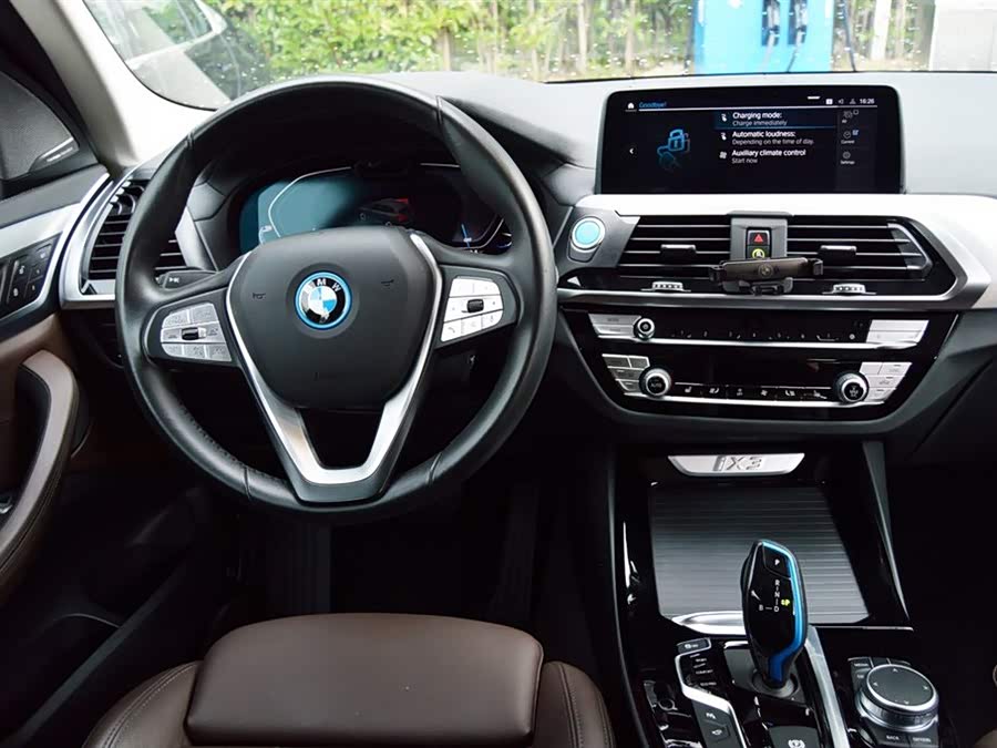 BMW iX3 2022 car image #17