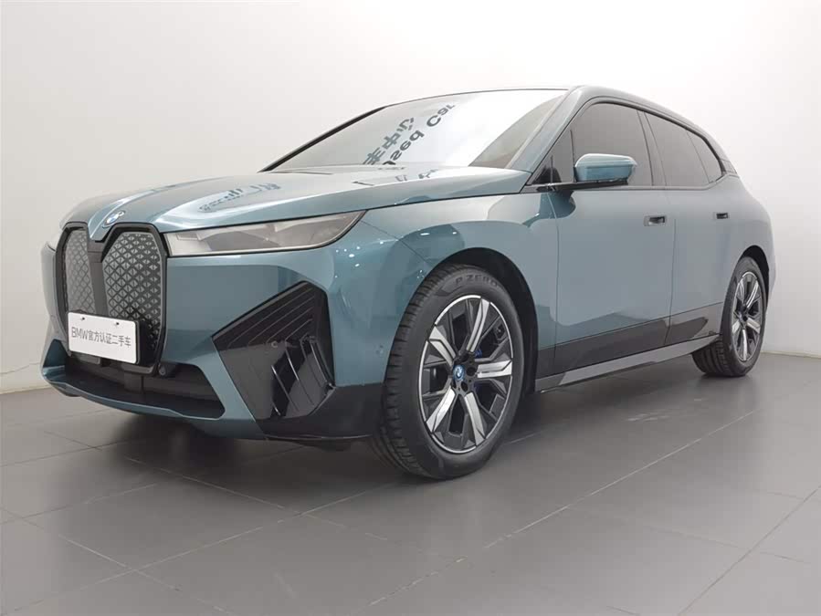 BMW iX 2023 car image #17