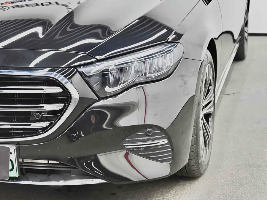 Mercedes-Benz E Class New Energy 2024 car image #17