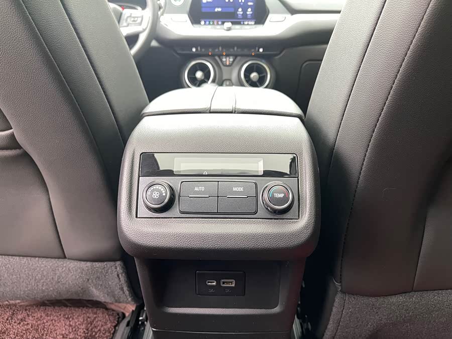 Chevrolet Blazer 2021 car image #17