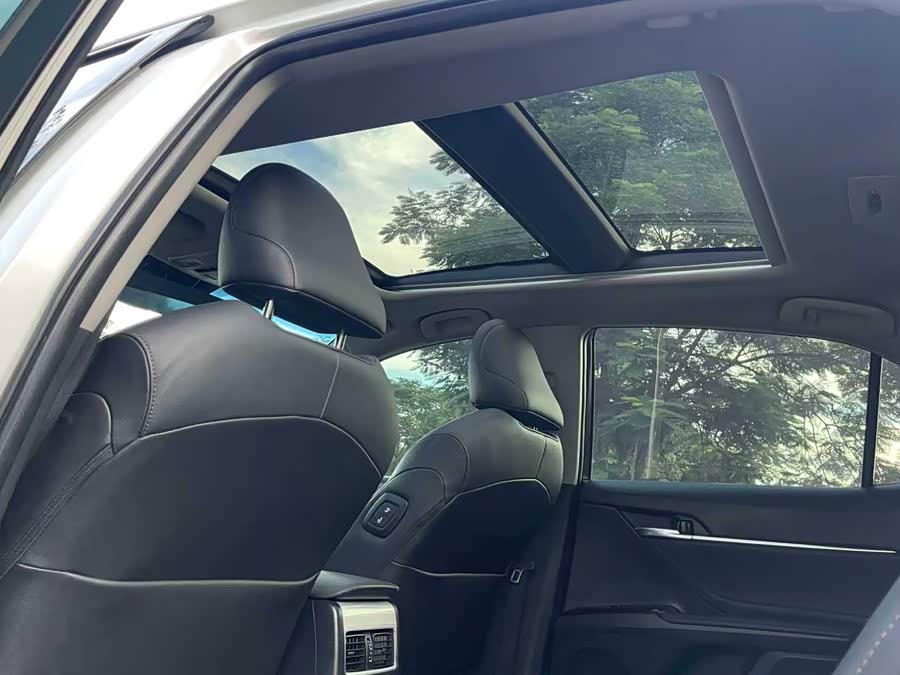 Toyota Camry 2018 car image #17