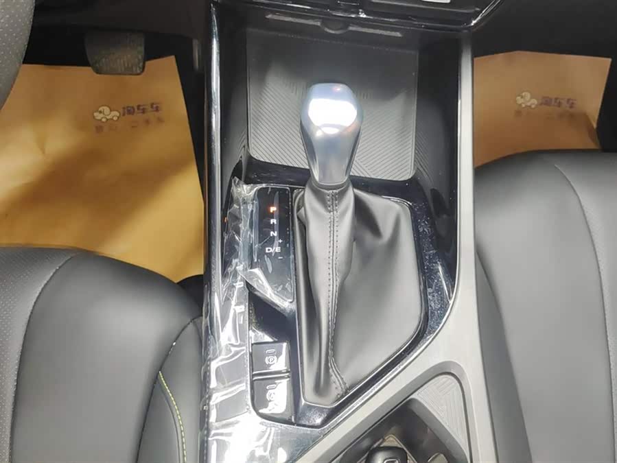 Roewe i5 2023 car image #17