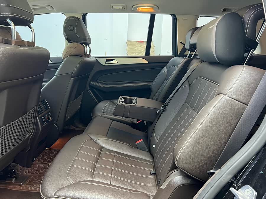 Mercedes-Benz GLS Class 2018 immagine di auto #17