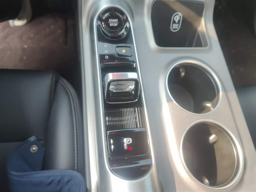 GAC Trumpchi E8 2024 #17 GAC Trumpchi E8 2024 car image #17