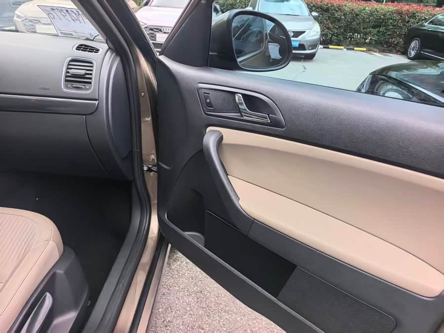 Skoda Yeti 2016 car image #17