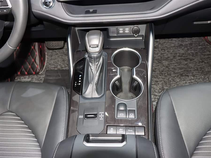 Toyota Crown Kluger 2024 car image #17