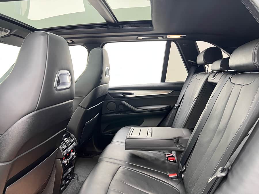 BMW X5 M 2017 #17 BMW X5 M 2017 صورة سيارة #17