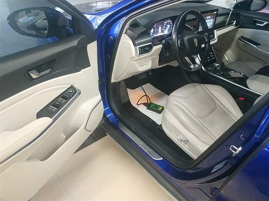 HongQi E-HS3 2019 #17 HongQi E-HS3 2019 car image #17