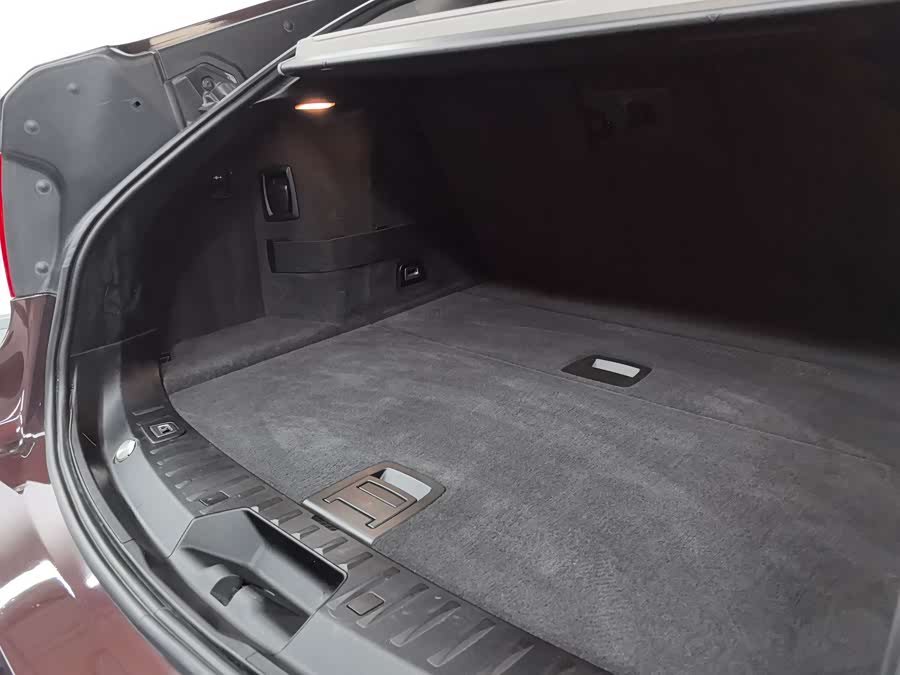 BMW 5 Series GT 2011 immagine di auto #17