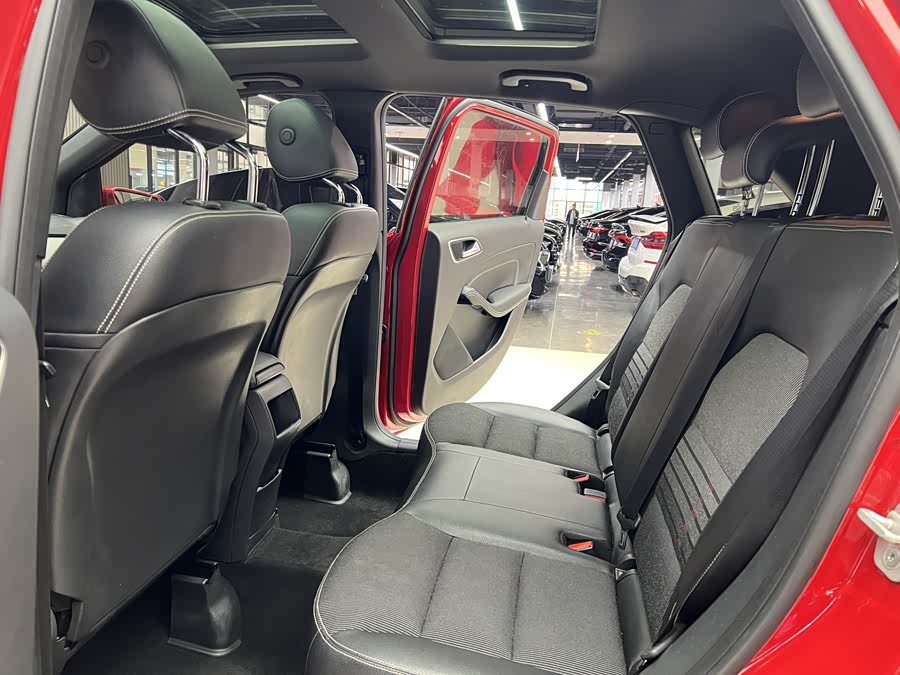 Mercedes-Benz B Class 2017 car image #17