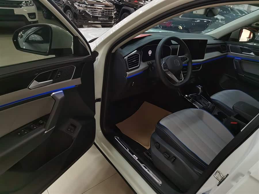 Volkswagen Tayron GTE 2023 #17 Volkswagen Tayron GTE 2023 car image #17