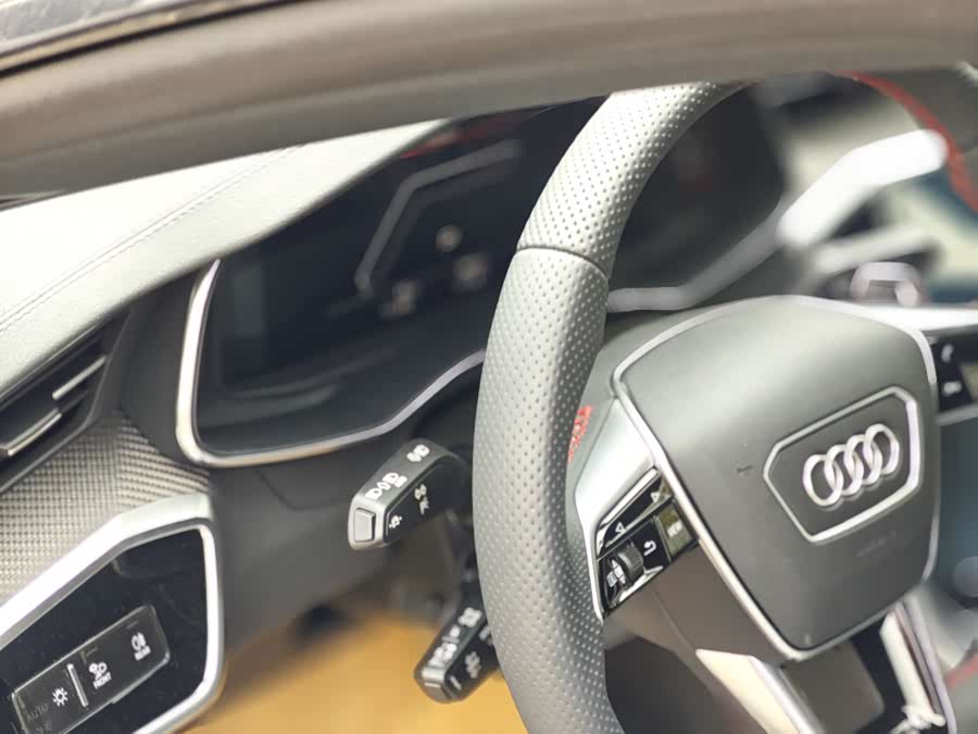 Audi RS 7 car image #17