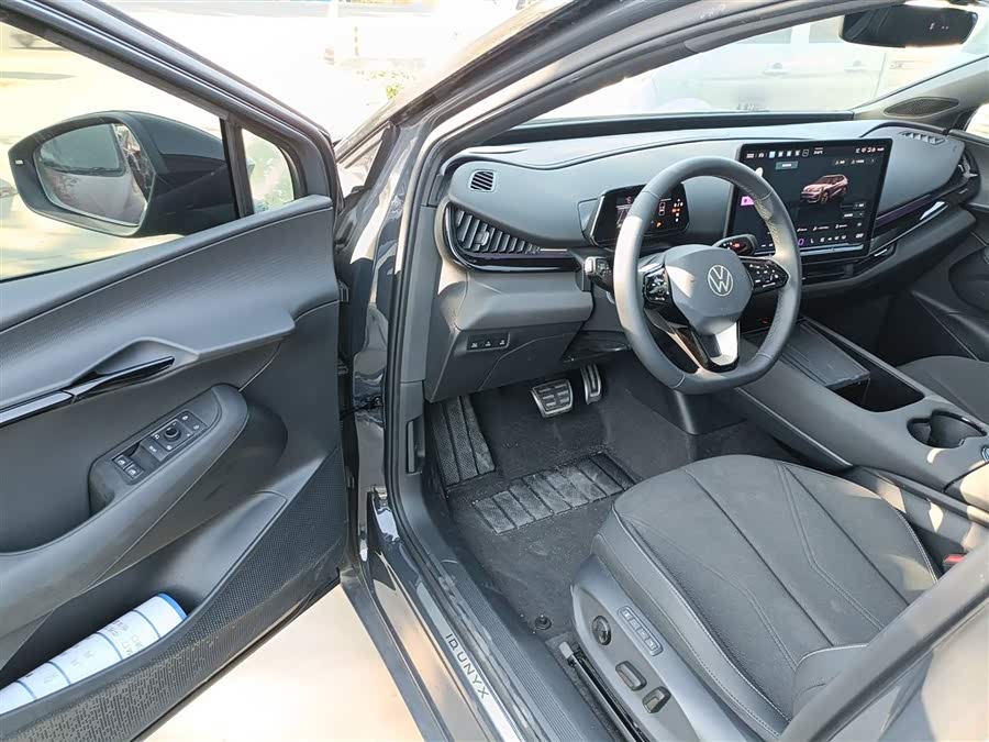 Volkswagen ID.UNYX 06 2024 imagem de carro #17