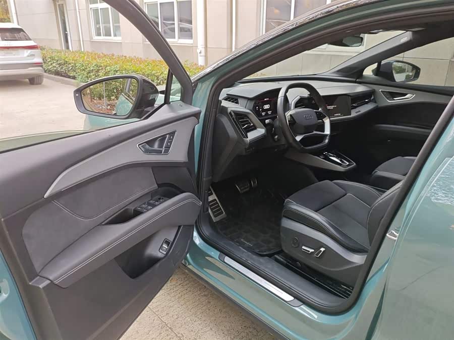 Audi Q5 e-tron 2023 #17 Audi Q5 e-tron 2023 immagine di auto #17