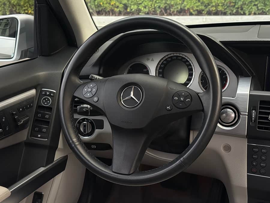 Mercedes-Benz GLK Class (Imported) 2010 car image #17