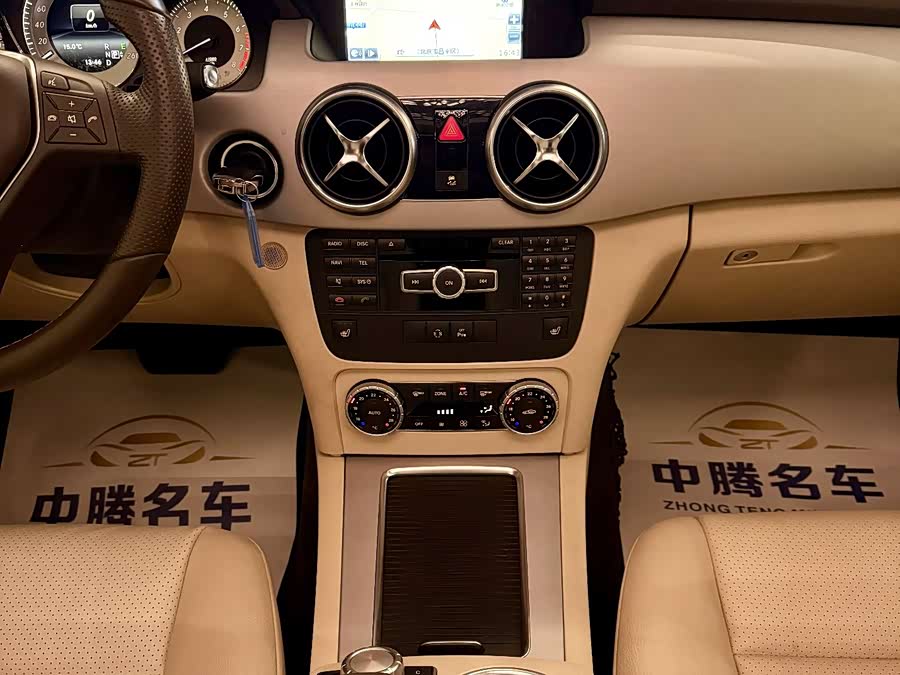 Mercedes-Benz GLK Class 2014 car image #17