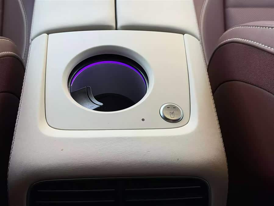 Mercedes-Benz Maybach GLS 2022 #17 Mercedes-Benz Maybach GLS 2022 car image #17