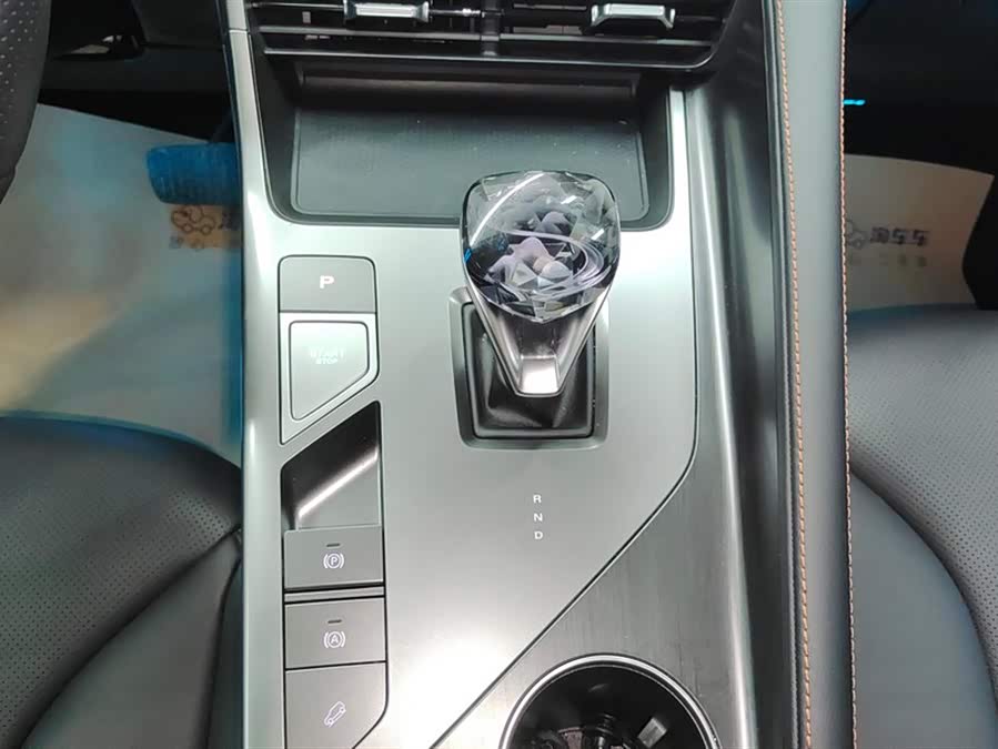 Roewe RX5 New Energy 2022 изображение автомобиля #17