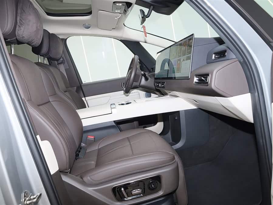 理想汽车 理想MEGA 2024 汽车图片 #17