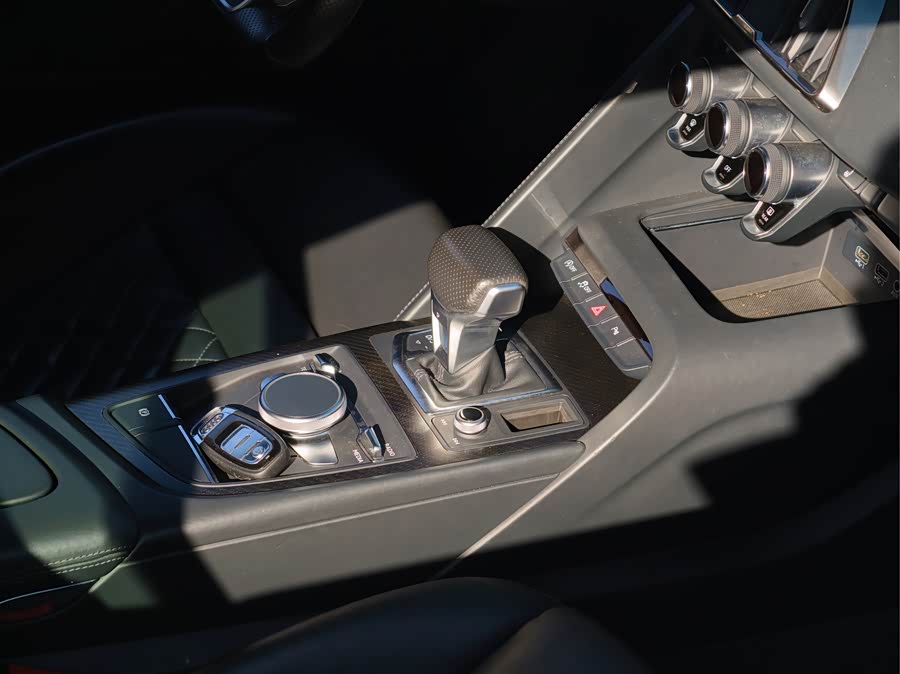 Audi R8 2017 immagine di auto #17