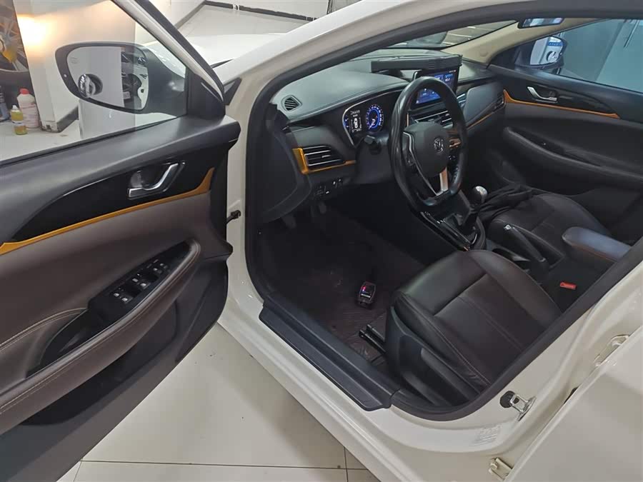 Changan Eado DT 2019 car image #17