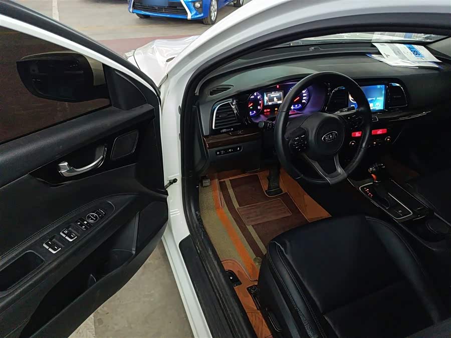 起亚 起亚K4 2015 汽车图片 #17