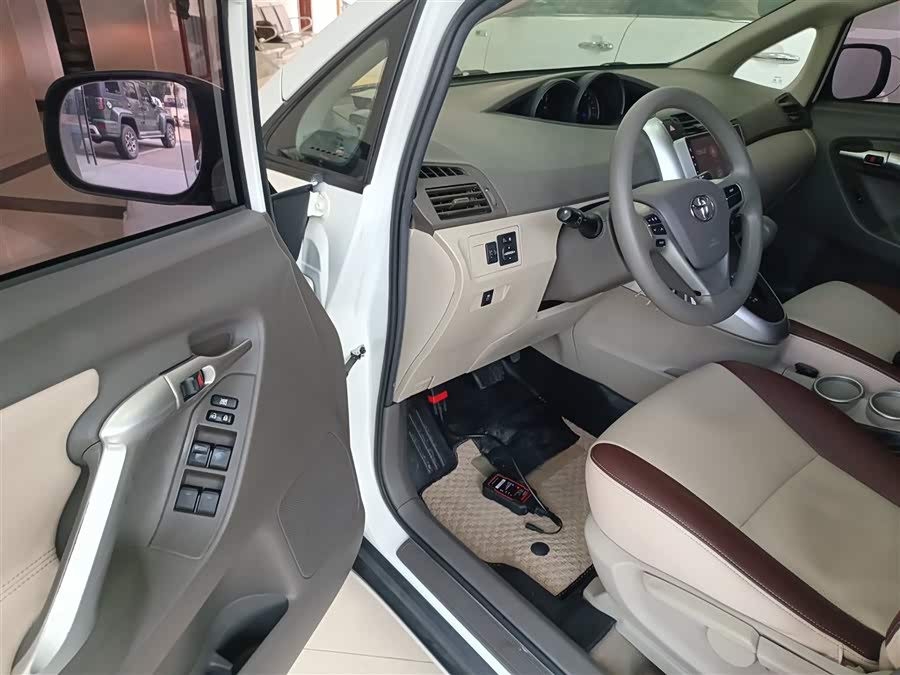 Toyota Reiz 2016 #17 Toyota Reiz 2016 immagine di auto #17