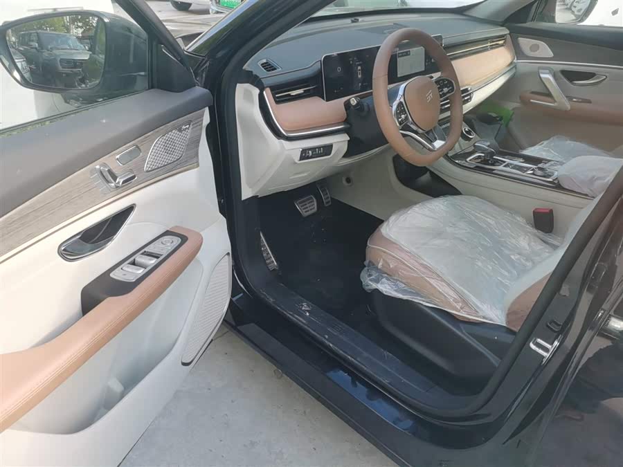 Jetour X70 C-DM 2025 #17 Jetour X70 C-DM 2025 car image #17