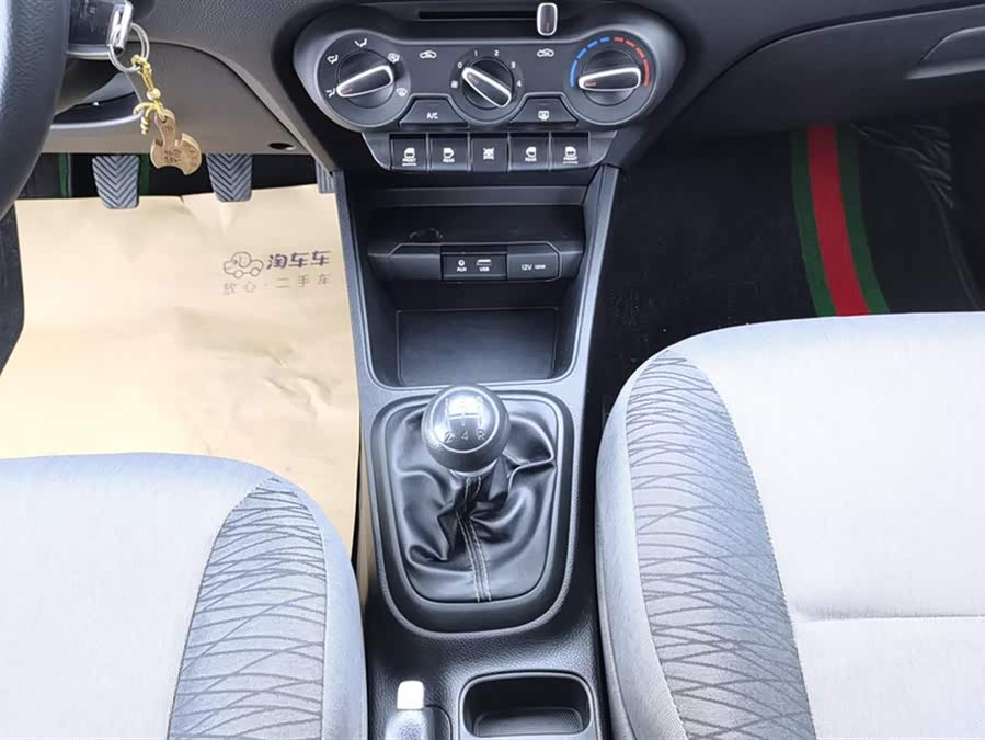 起亚 焕驰 2018 汽车图片 #17